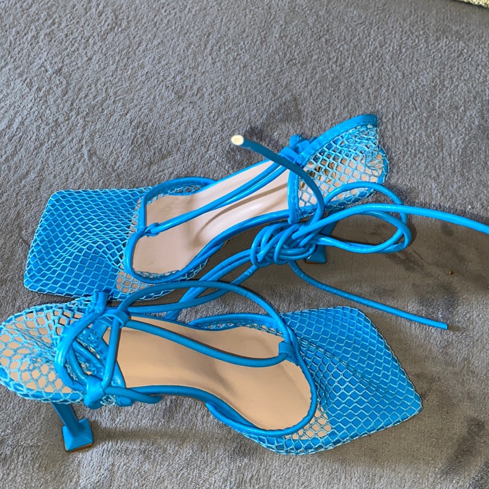 Woman’s Net Shoe